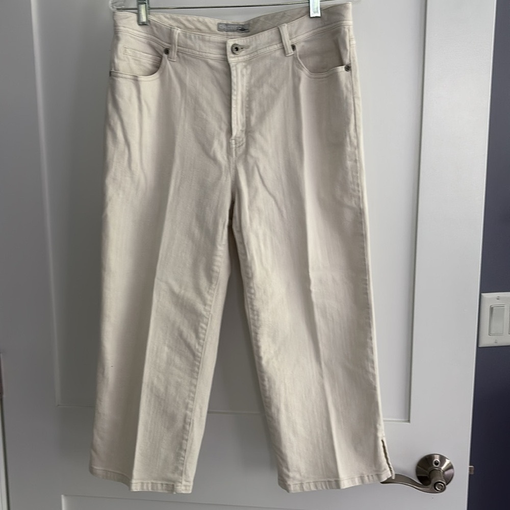 Chico’s off white Jean capris